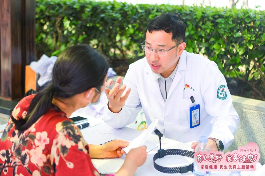 武汉举办“育见美好家享健康”主题宣传