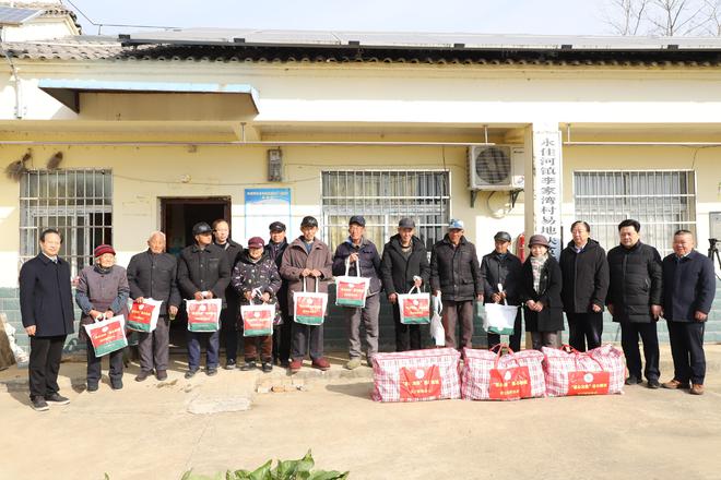 [湖北日报]武汉医师协会红安行巡回医疗活动启动仪式知青茶场进行